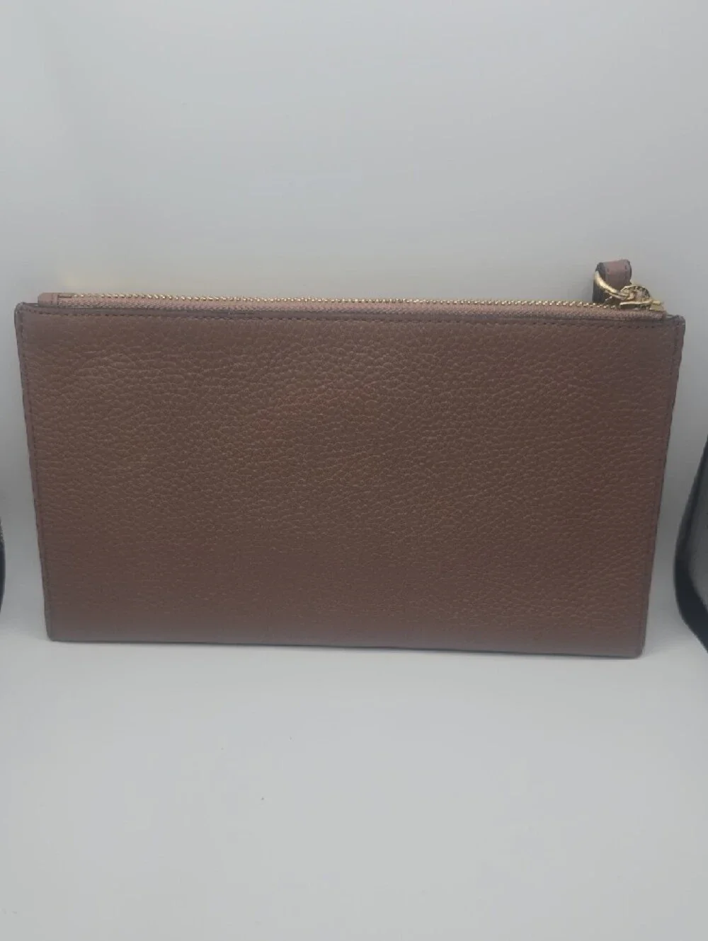 Michael Kors Dark Pink Taupe Pebbled Leather W Gold Wristlet/Phone Holder (EUC)✨